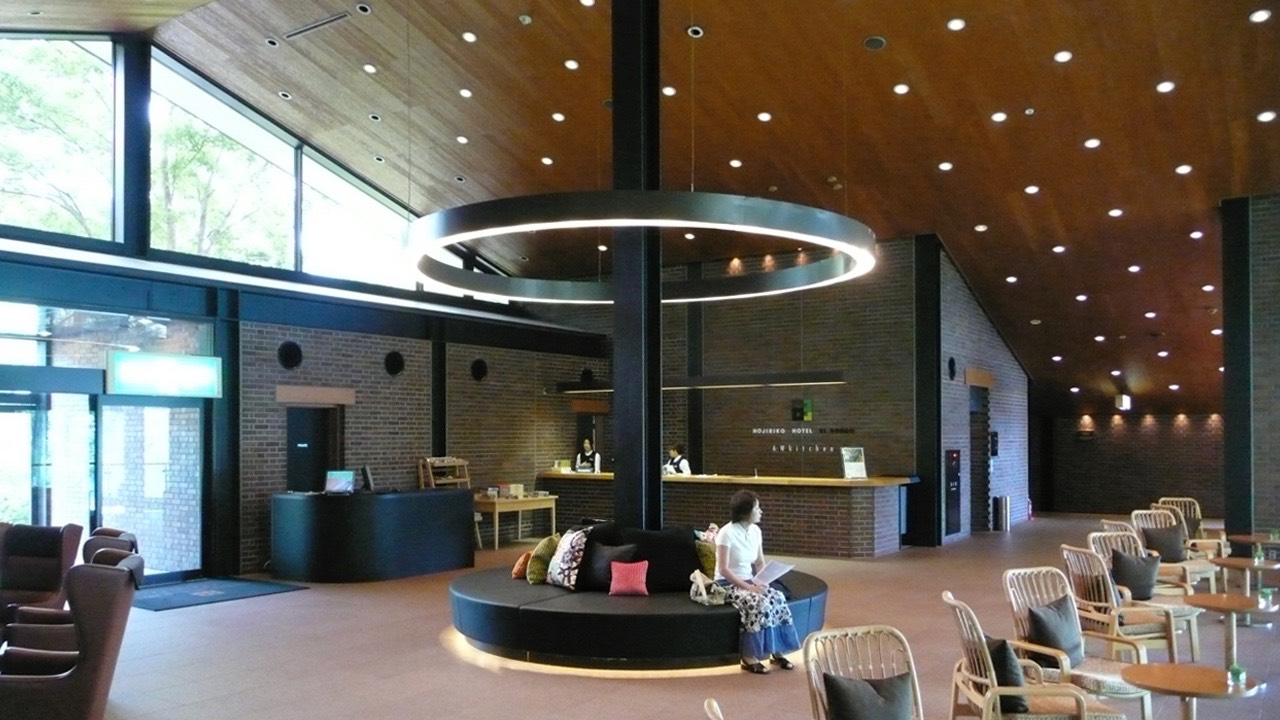  Main Lobby 